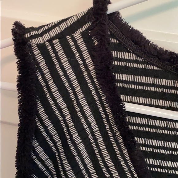 Black and cream tank top with fringe detail - Picture 2 of 2